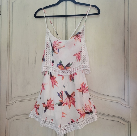 Abercrombie & Fitch Floral Crochet Lace Spaghetti Strap Mini Bib Romper *sz S* - Picture 3 of 16